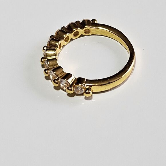 *Sale* Gold Tone Clear Rhinestone Stackable Ring Size 5.5 - Picture 12 of 13